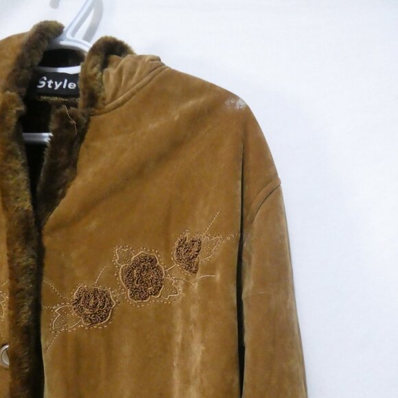 STYLE | large | Brown Hooded Coat with Embroidery - Picture 6 of 16